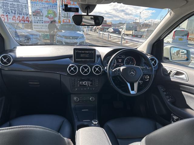 Ｂクラス Ｂ１８０　ＨＩＤヘッドライト　ＬＥＤポジション　純正ナビ　ＥＴＣ　バックカメラ　パークトロ二クス　レーダーセーフティ搭載　　ドライブレコーダー　本革シート　シートヒーター　ＡＭＧ１８インチアルミホイール　禁煙車（10枚目）