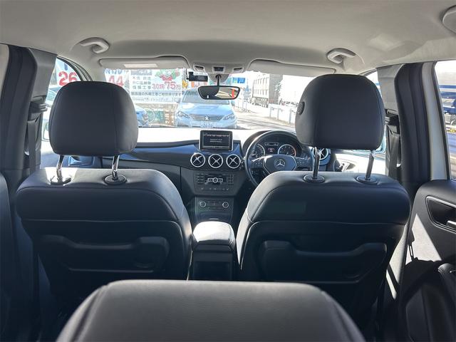 Ｂクラス Ｂ１８０　ＨＩＤヘッドライト　ＬＥＤポジション　純正ナビ　ＥＴＣ　バックカメラ　パークトロ二クス　レーダーセーフティ搭載　　ドライブレコーダー　本革シート　シートヒーター　ＡＭＧ１８インチアルミホイール　禁煙車（54枚目）