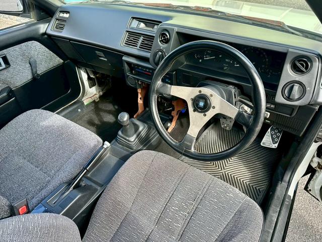 カローラレビン GT ハイテックツートン外装補修済/フロント車高調/リアローダウンサス&社外ショック/調整式ラテラル/5ZIGENマフラー/CUSUCOタワーバー/NARDI36.5φ/フォートラン14アルミ/純正バイザー(3枚目)