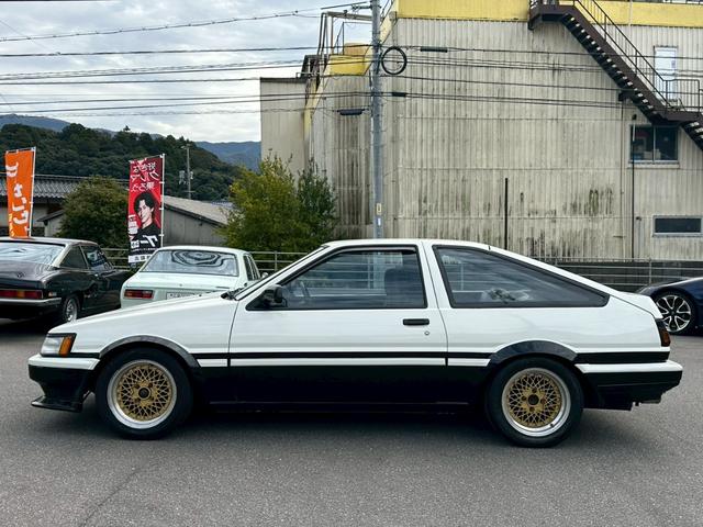 カローラレビン GTV VolkRacing15インチメッシュAW/社外FRPバンパースポイラー/フロント車高調リアダウンサス&ショック/調整式ラテラルロッド/フロント・リアストラットタワーバー/F・Rフェンダー叩き出し加工(29枚目)