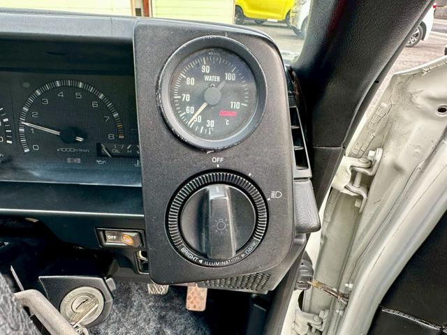 カローラレビン GTV VolkRacing15インチメッシュAW/社外FRPバンパースポイラー/フロント車高調リアダウンサス&ショック/調整式ラテラルロッド/フロント・リアストラットタワーバー/F・Rフェンダー叩き出し加工(36枚目)