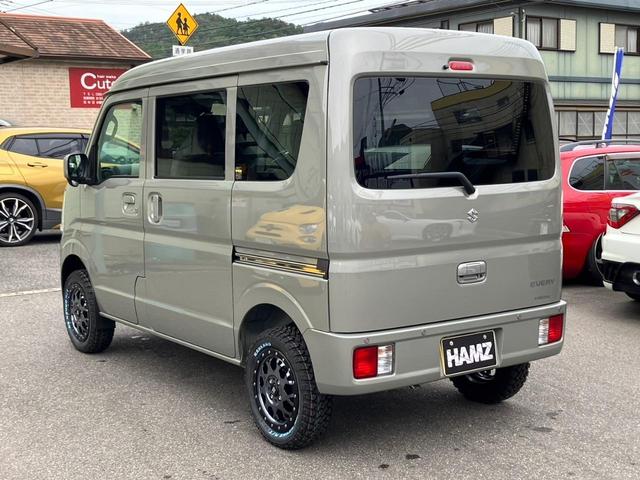 エブリイ ジョインターボ　アップサス取付車／オフロードホイール／ブロックタイヤ＆ホワイトレター／ターボ車／ＯＰ９型ディスプレイオーディオ／バックカメラ／コーナーセンサー／フォグランプ／バイザー／届け出済み未使用車／ＬＥＤライト（23枚目）