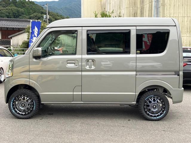 エブリイ ジョインターボ　アップサス取付車／オフロードホイール／ブロックタイヤ＆ホワイトレター／ターボ車／ＯＰ９型ディスプレイオーディオ／バックカメラ／コーナーセンサー／フォグランプ／バイザー／届け出済み未使用車／ＬＥＤライト（24枚目）