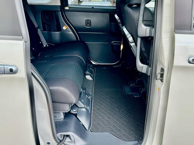 ルーミー カスタムG-T パノラミックビューモニター/9インチディスプレイ/ステアリングスイッチ/運転席・助手席シートヒーター/シートバックテーブル/運転席シート上下アジャスター/ウォークスルー/格納式リヤドアサンシェード(38枚目)