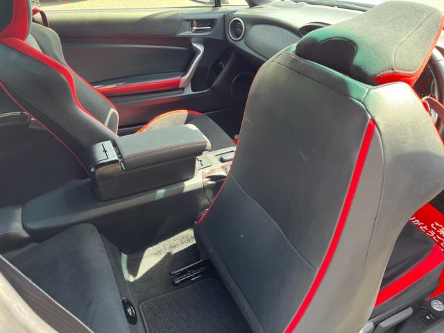 GT 後期型 TRDエアロ 柿本マフラー RS-Rダウンサス 純正ナビ 地デジ ETC バックカメラ LEDヘッドライト クルーズコントロール 純正17AW(30枚目)