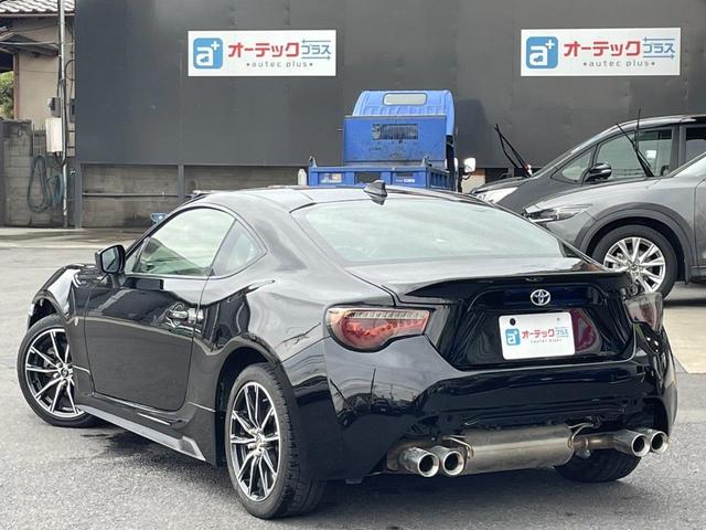 ８６ ＧＴ　距離無制　１年保証付　後期型　ＴＲＤエアロ　６速ＭＴ　社外ナビ　地デジ　ＬＥＤヘッドライト　純正１７ＡＷ　スマートキー　ＥＴＣ（9枚目）