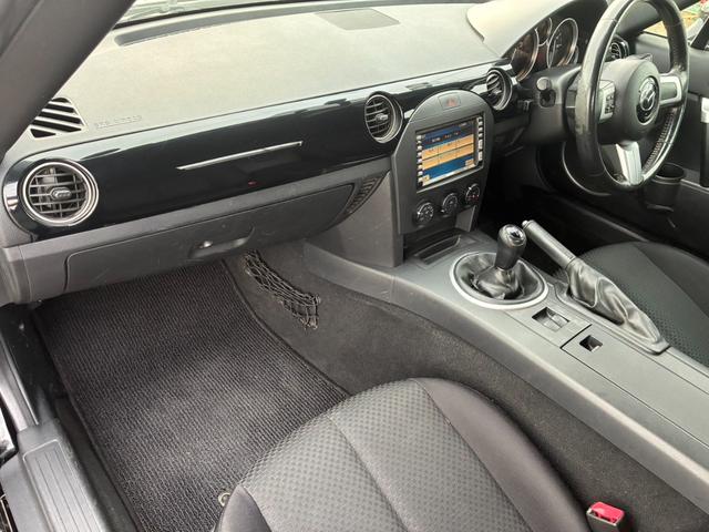 ロードスター ＲＳ　６速マニュアル　キーレス　ＨＩＤ　純正アルミホイール　純正ナビ　ＤＶＤ・ＣＤ　キーレス　パワーステアリング　パワーウィンドウ　ＡＢＳ　ＥＴＣ（37枚目）