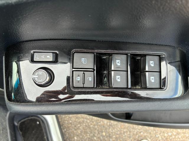 ヴェルファイア ２．５Ｚ　両側パワースライドドア　純正９インチナビ　バックガイドモニター　純正アルミホイール１８インチ　クリアランスソナー　ＬＥＤヘッドライト　オートライト　フルセグ　ドライブレコーダー　オートエアコン　ＥＴＣ（30枚目）