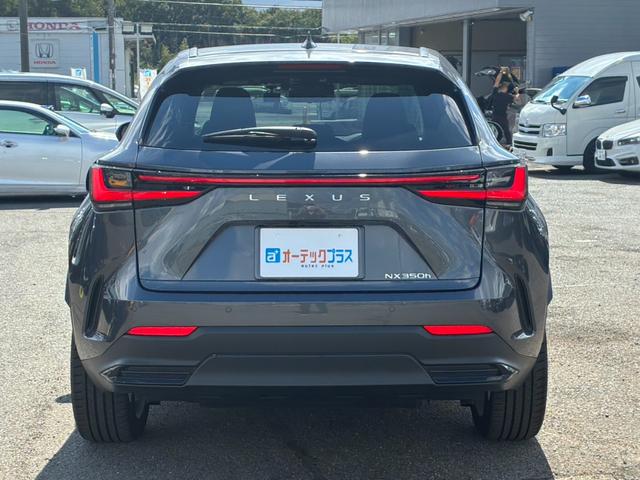 ＮＸ ＮＸ３５０ｈ　バージョンＬ　本革シート　プリクラッシュセーフティ　純正ナビ　全周囲カメラ　フルセグ　シートヒーター・ベンチレーター　パワーバックドア　オートマチックハイビーム　パワーシート　２０インチアルミホイール　ＥＴＣ２．０（8枚目）