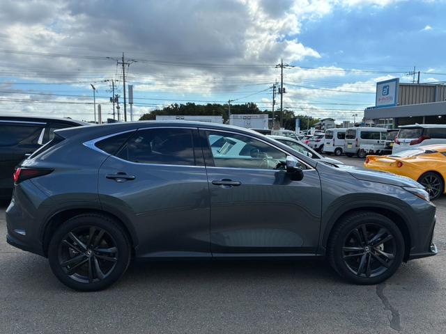 ＮＸ ＮＸ３５０ｈ　バージョンＬ　本革シート　プリクラッシュセーフティ　純正ナビ　全周囲カメラ　フルセグ　シートヒーター・ベンチレーター　パワーバックドア　オートマチックハイビーム　パワーシート　２０インチアルミホイール　ＥＴＣ２．０（9枚目）