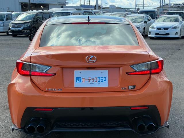 ＲＣ Ｆ カーボンエクステリアパッケージ　ＬＥＸＯＮエアロ　アクティブリアウィング　Ｐｒｏｄｒｉｖｅ１９インチアルミホイール　本革シート　３眼ＬＥＤヘッドライト　クルーズコントロール　オートライト　パワーシート　シートヒーター・エアコン（8枚目）