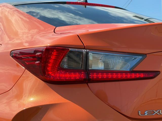 ＲＣ Ｆ カーボンエクステリアパッケージ　ＬＥＸＯＮエアロ　アクティブリアウィング　Ｐｒｏｄｒｉｖｅ１９インチアルミホイール　本革シート　３眼ＬＥＤヘッドライト　クルーズコントロール　オートライト　パワーシート　シートヒーター・エアコン（19枚目）