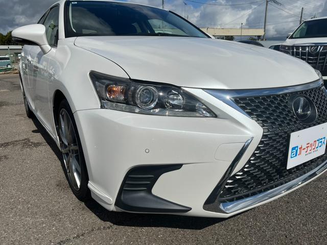 ＣＴ ＣＴ２００ｈ　セーフティセンス　デジタルインナーミラー　シートヒーター　クルーズコントロール　レーンアシスト　純正ナビ　バックカメラ　フルセグ　社外１８インチアルミホイール　オートライト　オートハイビーム　ＥＴＣ（12枚目）