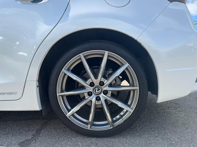ＣＴ ＣＴ２００ｈ　セーフティセンス　デジタルインナーミラー　シートヒーター　クルーズコントロール　レーンアシスト　純正ナビ　バックカメラ　フルセグ　社外１８インチアルミホイール　オートライト　オートハイビーム　ＥＴＣ（13枚目）