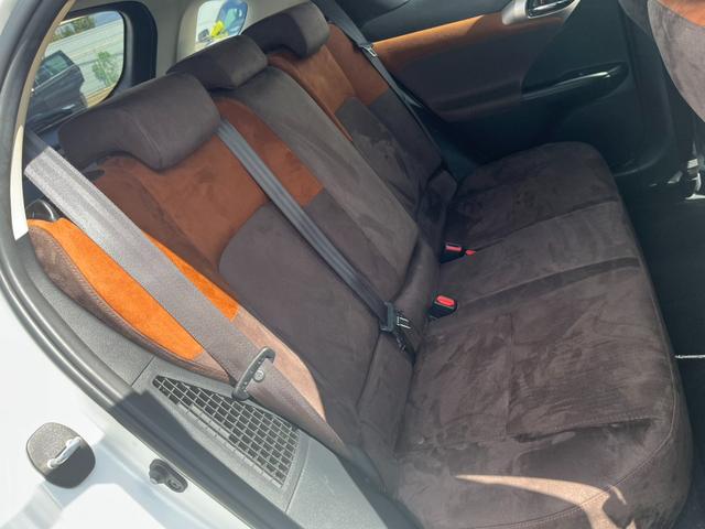 ＣＴ ＣＴ２００ｈ　セーフティセンス　デジタルインナーミラー　シートヒーター　クルーズコントロール　レーンアシスト　純正ナビ　バックカメラ　フルセグ　社外１８インチアルミホイール　オートライト　オートハイビーム　ＥＴＣ（24枚目）