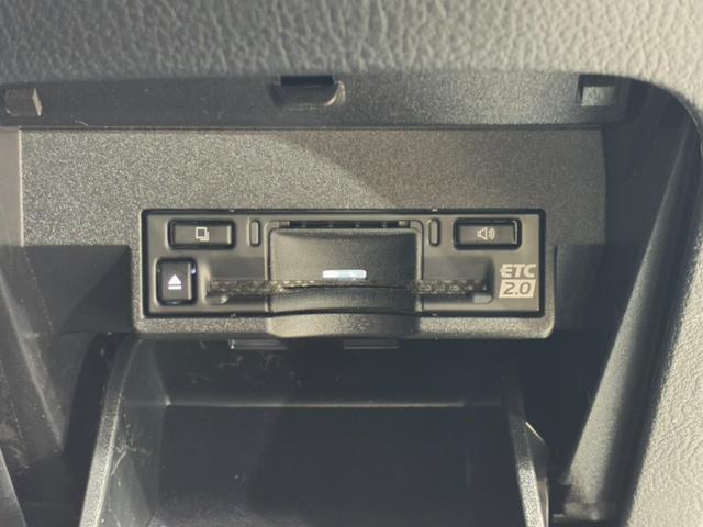 ＲＸ ＲＸ３５０ｈ　バージョンＬ　パノラマルーフ　ハーフレザーシート　パノラマミックビューモニター　デジタルインナーミラー　レーダークルーズコントロール　純正ナビ　フルセグ　シートヒーター・エアコン　１００Ｖ電源　電動リアゲート（24枚目）