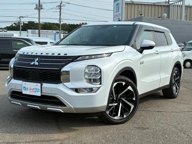アウトランダーＰＨＥＶ Ｇ　ムーンルーフ　アラウンドビューモニター　専用ハーフレザー　パワーバックドア　ワイヤレス充電　純正２０インチＡＷ　ＥＴＣ２．０　パワーシート　オペレーションキー（4枚目）