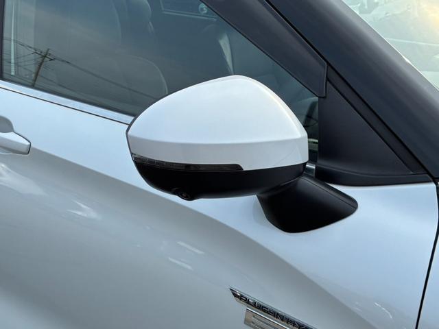 アウトランダーＰＨＥＶ Ｇ　ムーンルーフ　アラウンドビューモニター　専用ハーフレザー　パワーバックドア　ワイヤレス充電　純正２０インチＡＷ　ＥＴＣ２．０　パワーシート　オペレーションキー（16枚目）