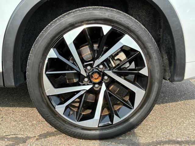 アウトランダーＰＨＥＶ Ｇ　ムーンルーフ　アラウンドビューモニター　専用ハーフレザー　パワーバックドア　ワイヤレス充電　純正２０インチＡＷ　ＥＴＣ２．０　パワーシート　オペレーションキー（19枚目）