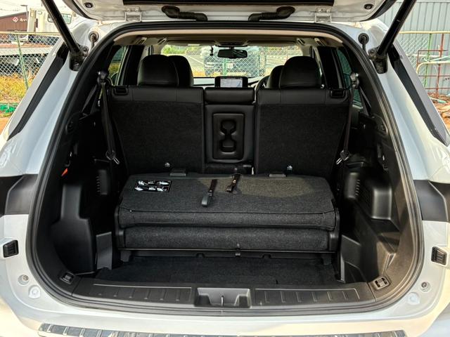 アウトランダーＰＨＥＶ Ｇ　ムーンルーフ　アラウンドビューモニター　専用ハーフレザー　パワーバックドア　ワイヤレス充電　純正２０インチＡＷ　ＥＴＣ２．０　パワーシート　オペレーションキー（21枚目）