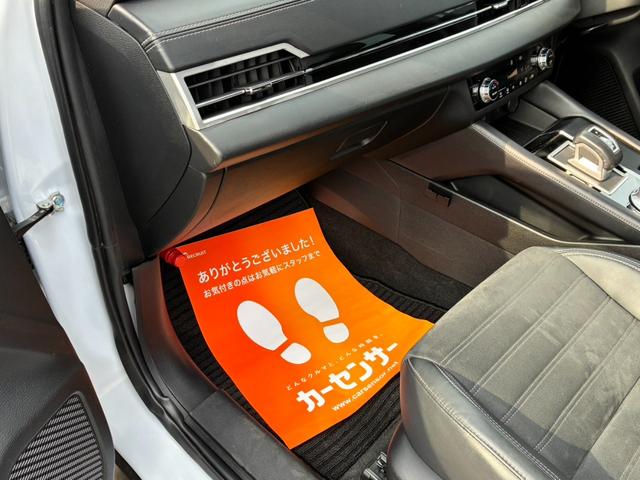 アウトランダーＰＨＥＶ Ｇ　ムーンルーフ　アラウンドビューモニター　専用ハーフレザー　パワーバックドア　ワイヤレス充電　純正２０インチＡＷ　ＥＴＣ２．０　パワーシート　オペレーションキー（27枚目）