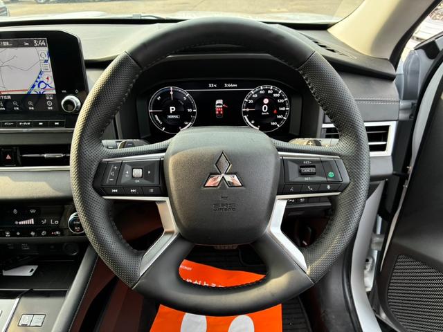 アウトランダーＰＨＥＶ Ｇ　ムーンルーフ　アラウンドビューモニター　専用ハーフレザー　パワーバックドア　ワイヤレス充電　純正２０インチＡＷ　ＥＴＣ２．０　パワーシート　オペレーションキー（29枚目）