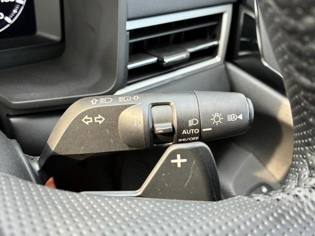 アウトランダーＰＨＥＶ Ｇ　ムーンルーフ　アラウンドビューモニター　専用ハーフレザー　パワーバックドア　ワイヤレス充電　純正２０インチＡＷ　ＥＴＣ２．０　パワーシート　オペレーションキー（34枚目）