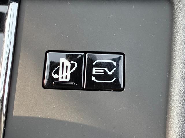 アウトランダーＰＨＥＶ Ｇ　ムーンルーフ　アラウンドビューモニター　専用ハーフレザー　パワーバックドア　ワイヤレス充電　純正２０インチＡＷ　ＥＴＣ２．０　パワーシート　オペレーションキー（46枚目）