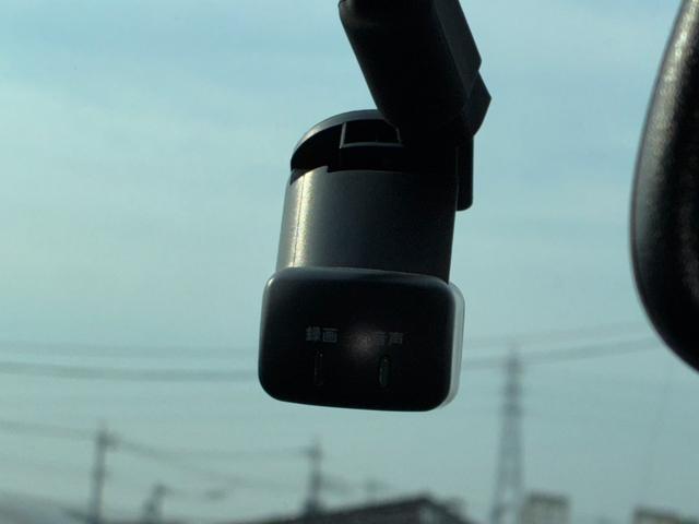 アウトランダーＰＨＥＶ Ｇ　ムーンルーフ　アラウンドビューモニター　専用ハーフレザー　パワーバックドア　ワイヤレス充電　純正２０インチＡＷ　ＥＴＣ２．０　パワーシート　オペレーションキー（51枚目）
