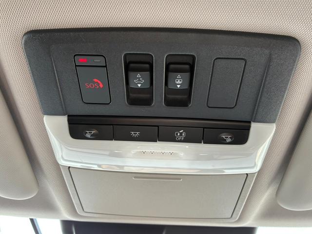 アウトランダーＰＨＥＶ Ｇ　ムーンルーフ　アラウンドビューモニター　専用ハーフレザー　パワーバックドア　ワイヤレス充電　純正２０インチＡＷ　ＥＴＣ２．０　パワーシート　オペレーションキー（52枚目）