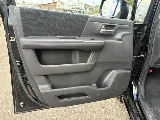 ステップワゴン G 社外17インチAW バックカメラ パナソニックナビ フルセグ CD・DVD再生 電格ミラー アイドリングストップ ABS ESC パワーウィンドウ パワーステアリング(29枚目)