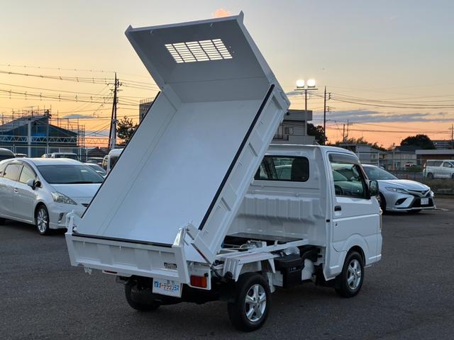 キャリイトラック 頑丈ダンプ 4WD 土砂禁ダンプ パネル型鳥居 下開リアゲート 荷台内寸:長さ190cm幅138cm アオリ高さ31cm マレル式 三方開 フォグランプ 社外12インチAW オートマ パワステ エアコン ABS(25枚目)