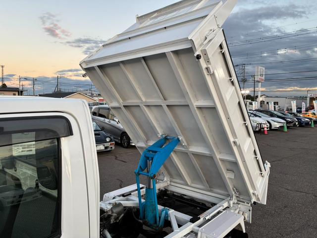 キャリイトラック 頑丈ダンプ 4WD 土砂禁ダンプ パネル型鳥居 下開リアゲート 荷台内寸:長さ190cm幅138cm アオリ高さ31cm マレル式 三方開 フォグランプ 社外12インチAW オートマ パワステ エアコン ABS(28枚目)