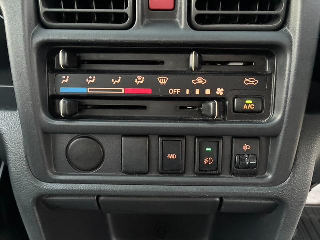 キャリイトラック 頑丈ダンプ 4WD 土砂禁ダンプ パネル型鳥居 下開リアゲート 荷台内寸:長さ190cm幅138cm アオリ高さ31cm マレル式 三方開 フォグランプ 社外12インチAW オートマ パワステ エアコン ABS(49枚目)