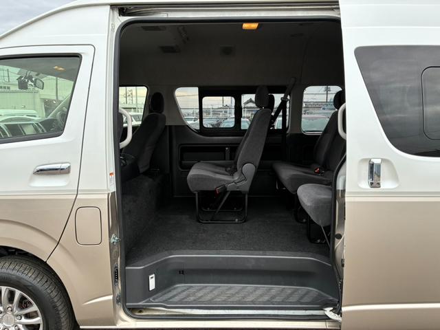 ハイエースワゴン グランドキャビン　４ＷＤ　片側スライドドア　１００Ｖ電源　リアヒーター　キーレス　純正ナビ　バックカメラ　ワンセグ　Ｂｌｕｅｔｏｏｔｈ　社外１６インチアルミホイール　ＥＴＣ　ＴＶキャンセラー　ＡＢＳ　ＥＳＣ　パワステ（33枚目）