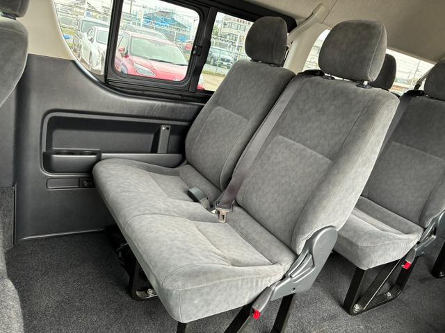 ハイエースワゴン グランドキャビン　４ＷＤ　片側スライドドア　１００Ｖ電源　リアヒーター　キーレス　純正ナビ　バックカメラ　ワンセグ　Ｂｌｕｅｔｏｏｔｈ　社外１６インチアルミホイール　ＥＴＣ　ＴＶキャンセラー　ＡＢＳ　ＥＳＣ　パワステ（36枚目）