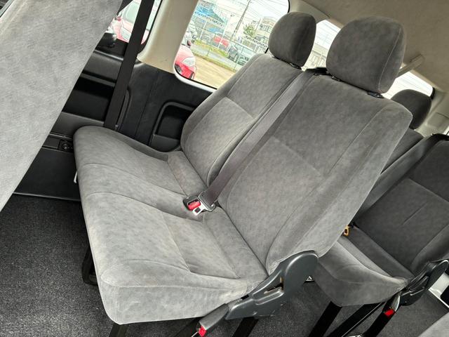 ハイエースワゴン グランドキャビン　４ＷＤ　片側スライドドア　１００Ｖ電源　リアヒーター　キーレス　純正ナビ　バックカメラ　ワンセグ　Ｂｌｕｅｔｏｏｔｈ　社外１６インチアルミホイール　ＥＴＣ　ＴＶキャンセラー　ＡＢＳ　ＥＳＣ　パワステ（37枚目）
