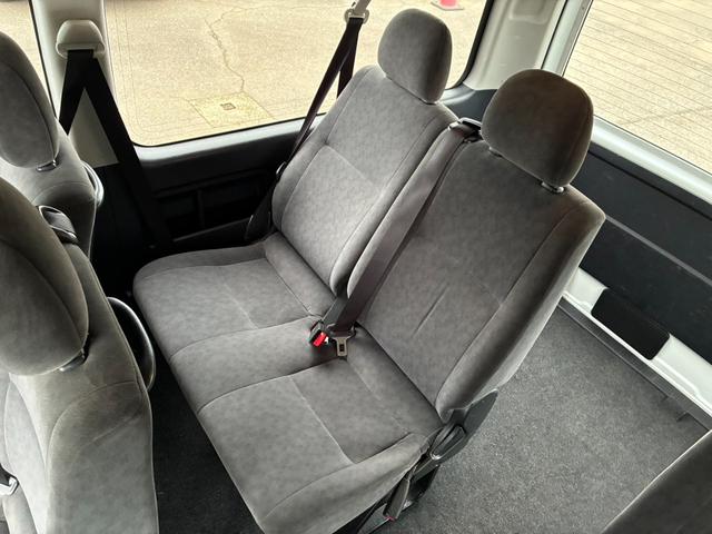 ハイエースワゴン グランドキャビン　４ＷＤ　片側スライドドア　１００Ｖ電源　リアヒーター　キーレス　純正ナビ　バックカメラ　ワンセグ　Ｂｌｕｅｔｏｏｔｈ　社外１６インチアルミホイール　ＥＴＣ　ＴＶキャンセラー　ＡＢＳ　ＥＳＣ　パワステ（39枚目）