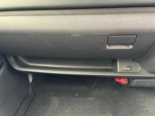 ハイエースワゴン グランドキャビン　４ＷＤ　片側スライドドア　１００Ｖ電源　リアヒーター　キーレス　純正ナビ　バックカメラ　ワンセグ　Ｂｌｕｅｔｏｏｔｈ　社外１６インチアルミホイール　ＥＴＣ　ＴＶキャンセラー　ＡＢＳ　ＥＳＣ　パワステ（46枚目）