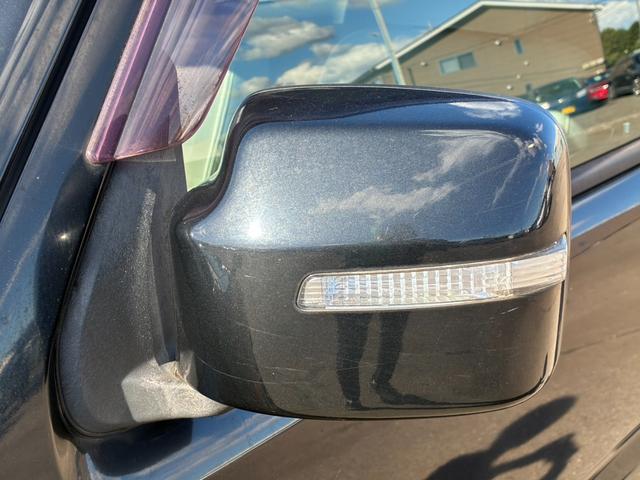 ジムニー ランドベンチャー　４ＷＤ　５速マニュアル　革シート　シートヒーター　純正１６インチアルミホイール　電動格納ミラー　ＣＤ　ＵＳＢ入力端子　ＡＢＳ　パワステ　パワーウィンドウ　エアコン　ＥＴＣ（26枚目）