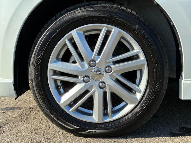 デリカＤ：２ ハイブリッドＭＺ　全方位カメラパッケージ　４ＷＤ　両側パワースライドドア　全周囲カメラ　クリアランスソナー　クルーズコントロール　オートマチックハイビーム　ナビ　フルセグ　ＥＴＣ　純正１５インチアルミホイール（15枚目）