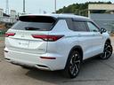 アウトランダーＰＨＥＶ Ｇ　ムーンルーフ　アラウンドビューモニター　専用ハーフレザー　パワーバックドア　ワイヤレス充電　純正２０インチＡＷ　ＥＴＣ２．０　パワーシート　オペレーションキー（5枚目）