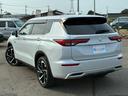 アウトランダーＰＨＥＶ Ｇ　ムーンルーフ　アラウンドビューモニター　専用ハーフレザー　パワーバックドア　ワイヤレス充電　純正２０インチＡＷ　ＥＴＣ２．０　パワーシート　オペレーションキー（8枚目）