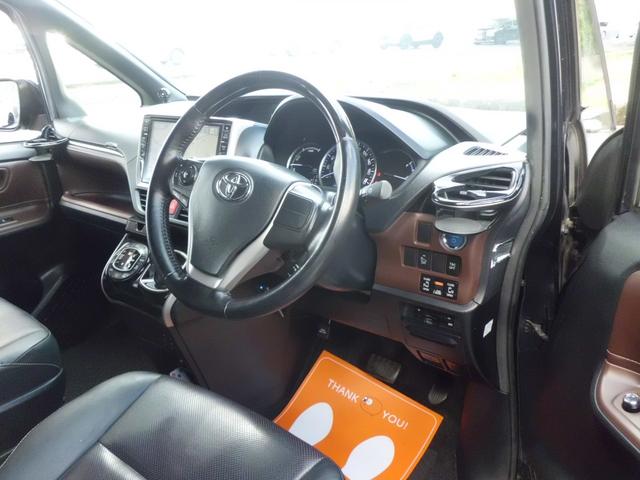 エスクァイア ハイブリッドＧｉ　１０インチナビ　フロントカメラ　バックカメラ　リアフリップダウン　社外ホイール　ＥＴＣ（9枚目）