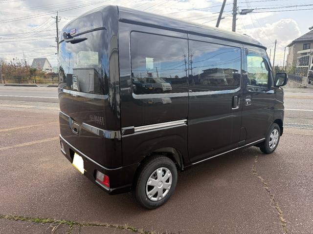 ハイゼットカーゴ クルーズ SA3 4WD プッシュスタート バイザー 前後フロアマットマット コーナーセンサー カラーパック:ブラックマイカメタリック(5枚目)