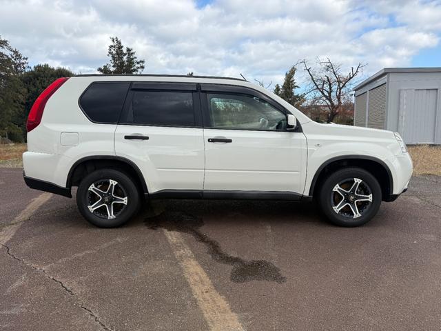 エクストレイル ２０Ｓ　４ＷＤ　純正フルセグＴＶナビ　Ｂｌｕｅｔｏｏｔｈ　ＥＴＣ　レザー調シート（6枚目）