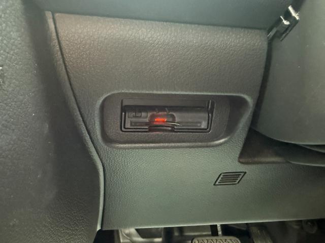 エクストレイル ２０Ｓ　４ＷＤ　純正フルセグＴＶナビ　Ｂｌｕｅｔｏｏｔｈ　ＥＴＣ　レザー調シート（13枚目）