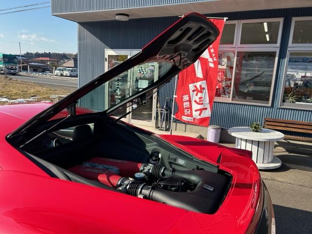 ４５８イタリア ベースグレード　ディーラー車　カーボンパーツ　可変バルブマフラー　Ｗｅｄｓ　２１／２２インチ　記録簿　スペアキー　革シート　ドライブレコーダー　パワーシート　ナビ（15枚目）