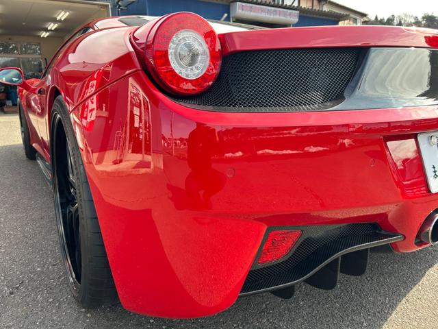 ４５８イタリア ベースグレード　ディーラー車　カーボンパーツ　可変バルブマフラー　Ｗｅｄｓ　２１／２２インチ　記録簿　スペアキー　革シート　ドライブレコーダー　パワーシート　ナビ（33枚目）