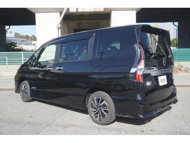 �V�l���ł��B���Ƒ��ł̂��o�����ɂ҂�����̂��Ԃł��B